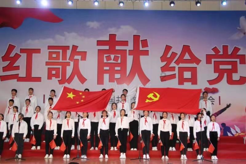 时尚民族风装扮